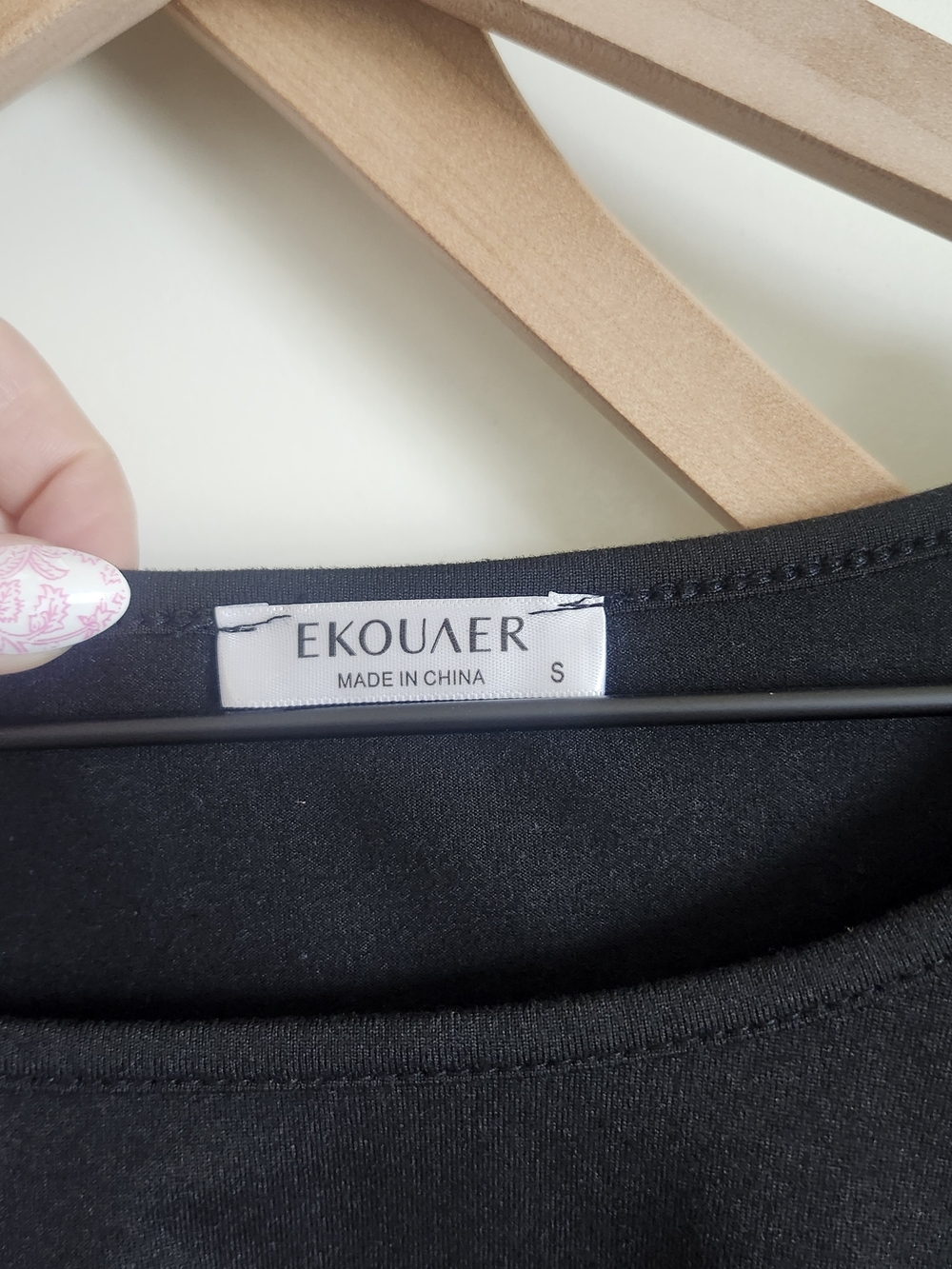 2 Long Sleeve Crop Tops - Picture 5 of 12